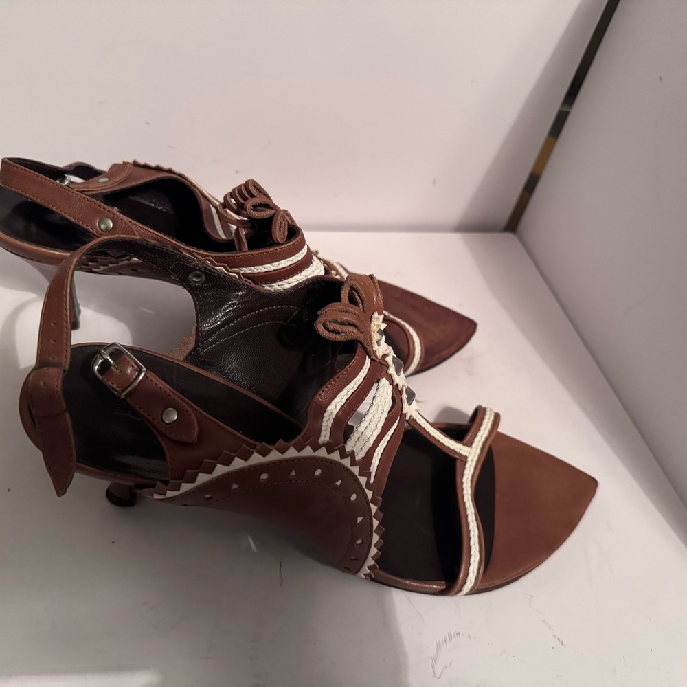 Balenciago Women's Brown and White Sandals
3 in heel - Picture 5 of 10